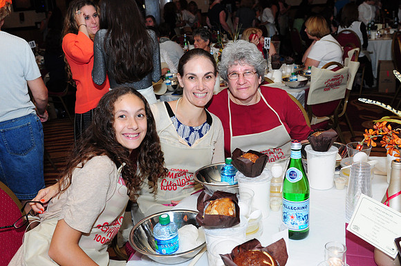 ChallahBake1000-C049