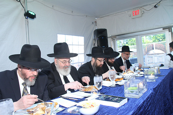 YMHCTorahBanquet-B038