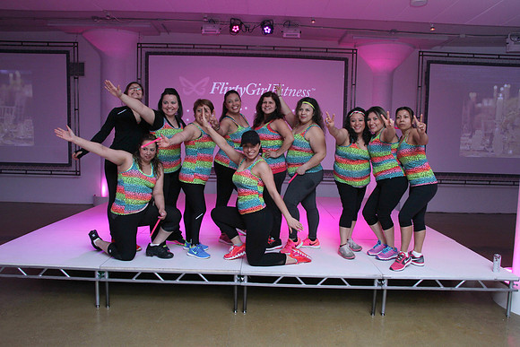 FlirtyGirlTour-C001