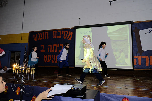 HillelTorahChumashPresentation-B037