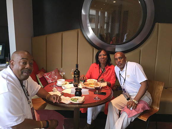 GuardsmenConvention-Selfies_K078