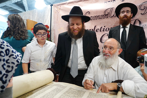 TorahDedicationEastLakeviewChabad-B012