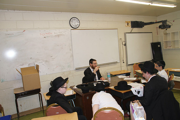 YeshivaTiferesTzviStudent-A022