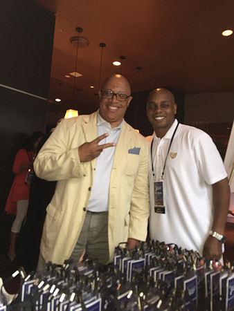 GuardsmenConvention-Selfies_K089