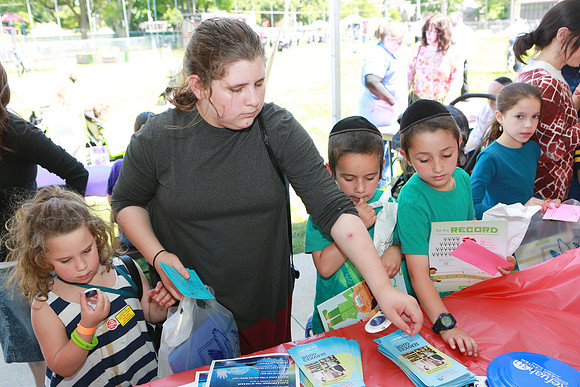 Refuah311HealthFair-B08