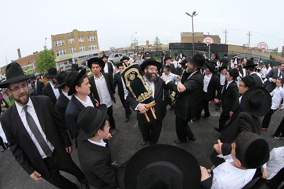 YeshivaTiferesTzviStudent-A070