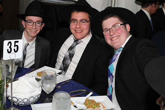 YMHCTorahBanquet-B045