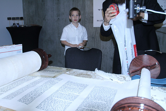 MadisonTorah-B05