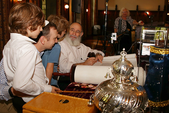 UofCTorah-A086