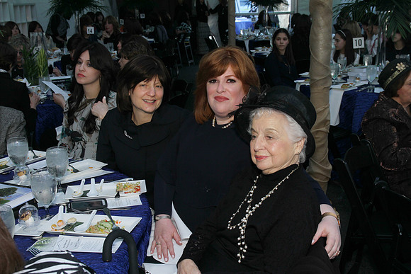 YMHCTorahBanquet-B015