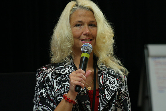 USCellular2010Summit-B103