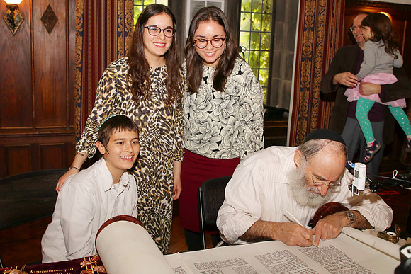 UofCTorah-A124