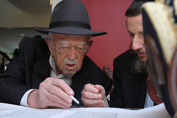 KhalChodorovTorah-A027