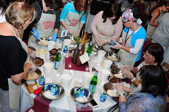 ChallahBake1000-C067