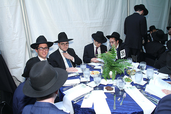 YMHCTorahBanquet-B050