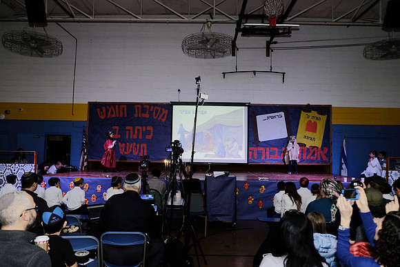 HillelTorahChumashPresentation-B035
