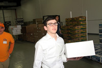AgudahPesachFoodPantry-A07