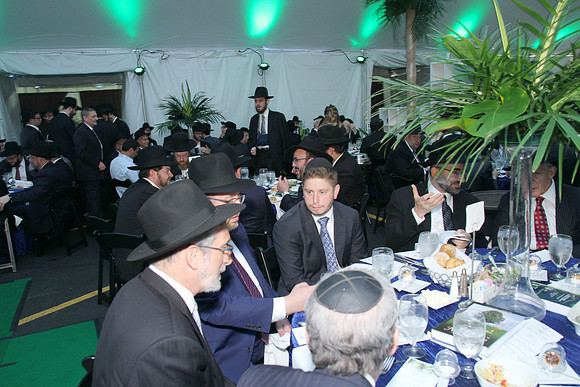 YMHCTorahBanquet-B044