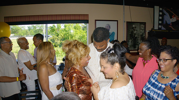 DonnaLeak50thBDay-B002