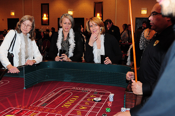 GlenHealthcareCasinoNight-B028