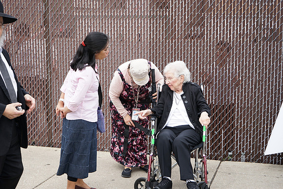 YeshivaTiferesTzviStudent-A079