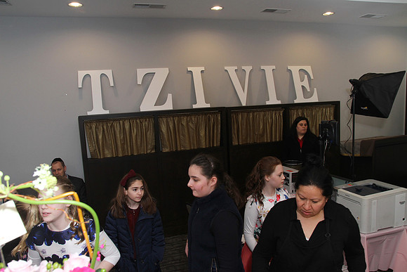 TzivieBatM-B024