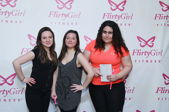 FlirtyGirlTour-B30