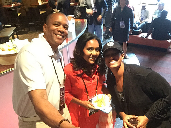 GuardsmenConvention-Selfies_K043