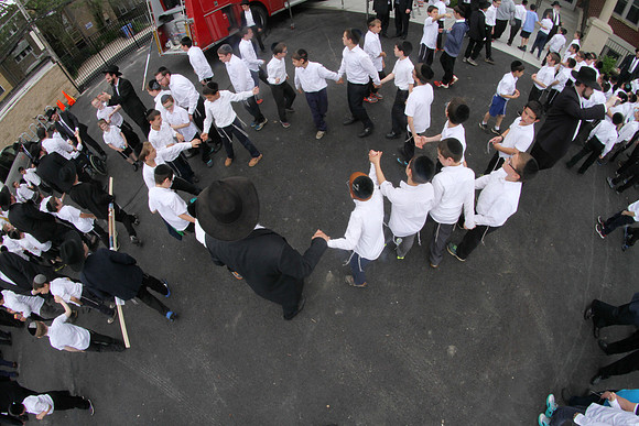 YeshivaTiferesTzviStudent-A061