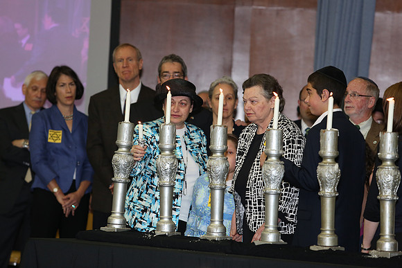 HolocaustMemorialCommemoration-A111